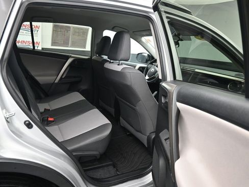 Used 2015 Toyota RAV4 LE image 22