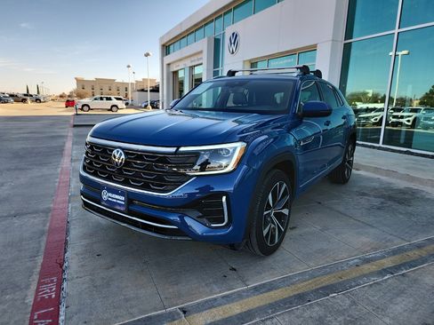 Used 2025 Volkswagen Atlas Cross Sport SEL Premium R-Line image 3