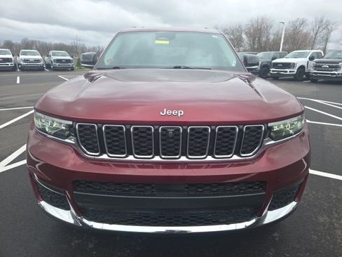 Used 2023 Jeep Grand Cherokee L Limited w/ Luxury Tech Group II AWD/4WD image 3