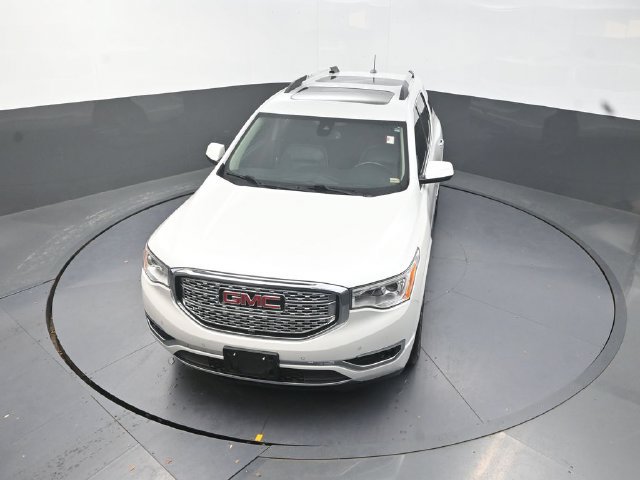 Used 2018 GMC Acadia Denali w/ Technology Package AWD/4WD image 23