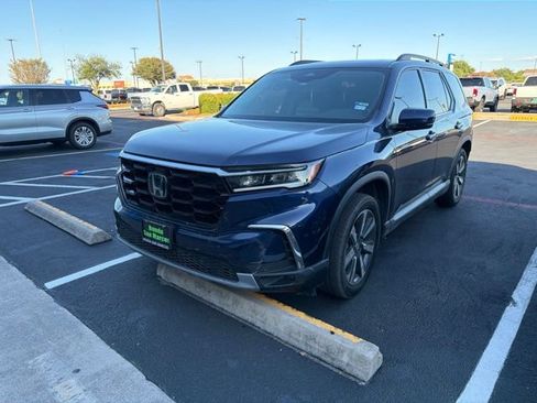 Used 2024 Honda Pilot Touring image 1