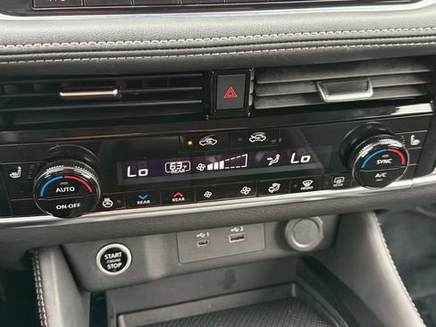 Used 2023 Nissan Rogue SL w/ SL Premium Package FWD image 17
