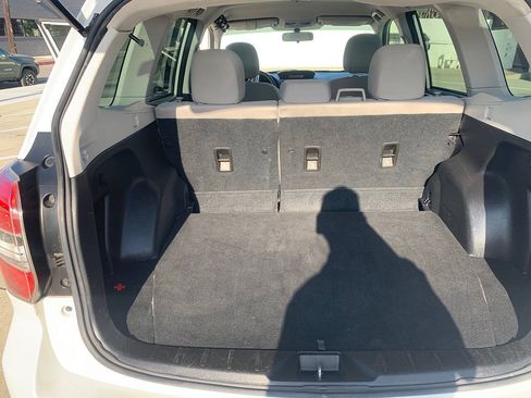 Used 2014 Subaru Forester 2.5i AWD/4WD image 20
