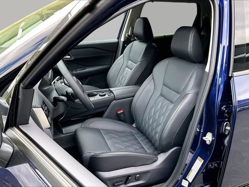 New 2026 Nissan Rogue Platinum w/ Platinum Premium Package AWD/4WD image 9