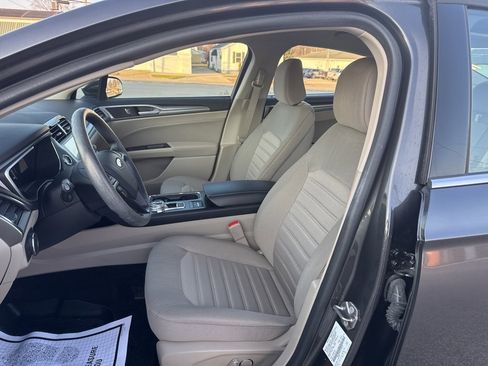 Used 2020 Ford Fusion SE image 14