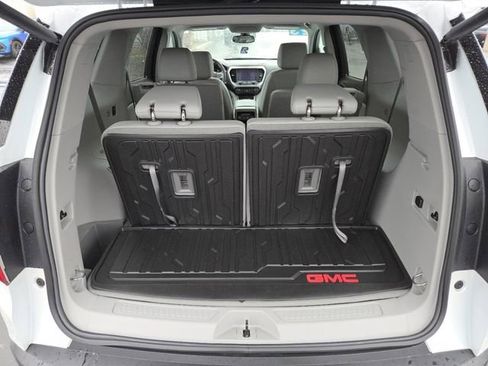 Certified 2023 GMC Acadia SLT w/ Technology Package image 30