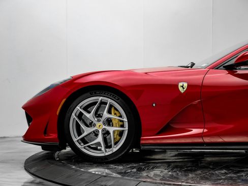 Used 2018 Ferrari 812 Superfast image 7