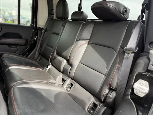 Used 2023 Jeep Gladiator Rubicon w/ LED Lighting Group image 4