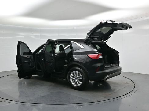 Certified 2022 Ford Escape SE image 32