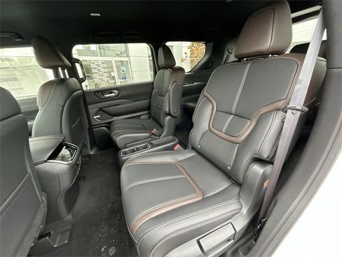 New 2026 Nissan Armada SL image 13