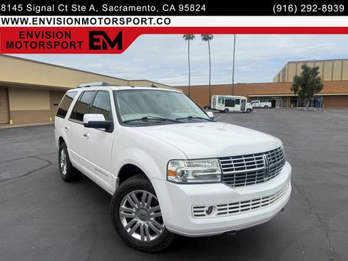 Used 2014 Lincoln Navigator 4WD image 1