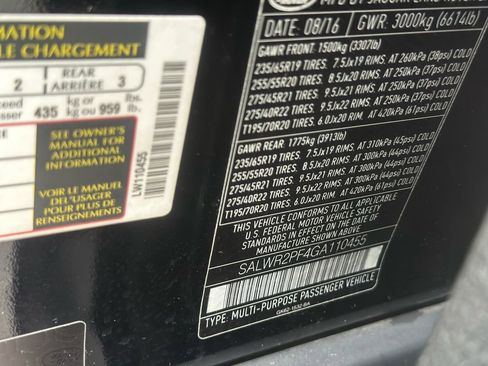 Used 2016 Land Rover Range Rover Sport HSE image 38