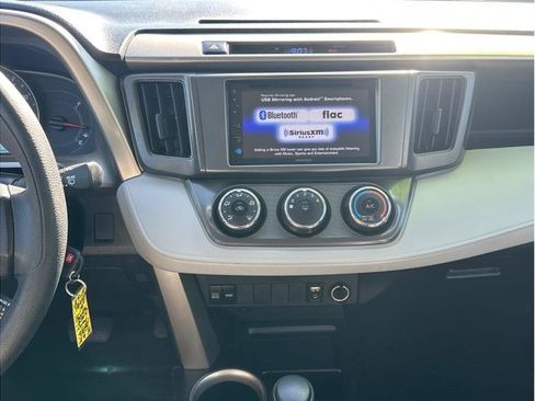 Used 2014 Toyota RAV4 LE FWD image 17