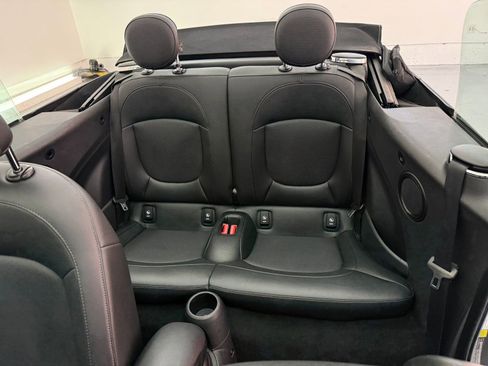 Used 2019 MINI Cooper Convertible image 24
