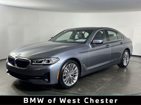 Certified 2022 BMW 530i xDrive w/ Premium Package image 1