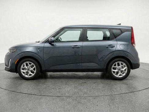 Used 2025 Kia Soul LX w/ LX Technology Package image 5