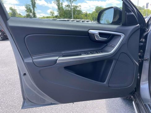 Used 2018 Volvo S60 T5 Cross Country Platinum AWD/4WD image 5