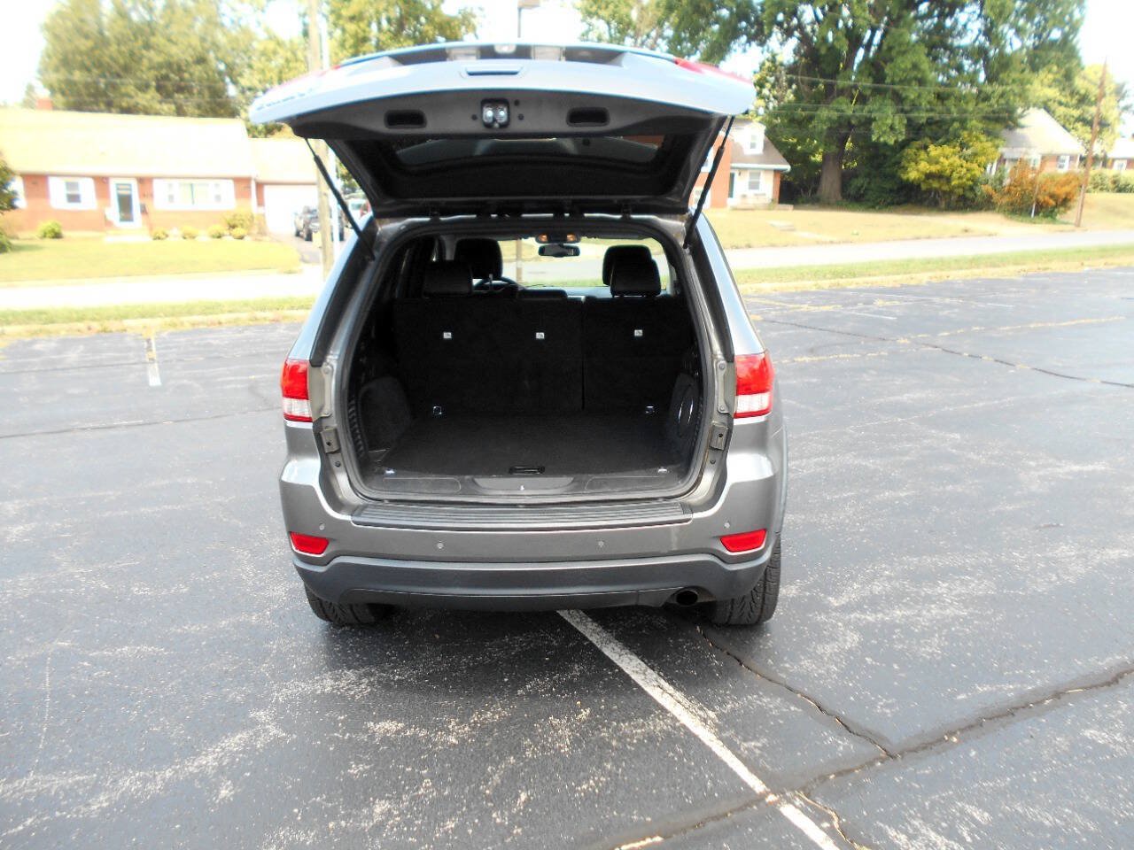 Used 2013 Jeep Grand Cherokee Laredo AWD/4WD image 17