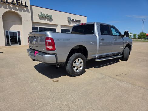 Used 2024 RAM 2500 Big Horn w/ Safety Group AWD/4WD image 8