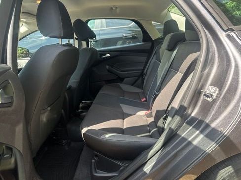 Used 2014 Ford Focus SE FWD image 16