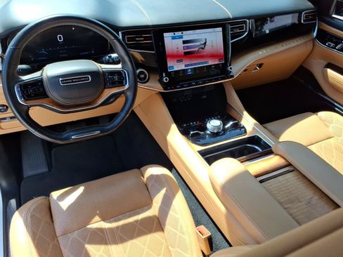 Used 2023 Jeep Grand Wagoneer Series III AWD/4WD image 24