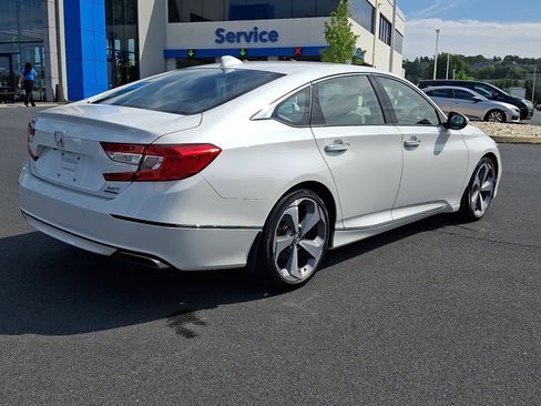 Certified 2018 Honda Accord Touring image 7