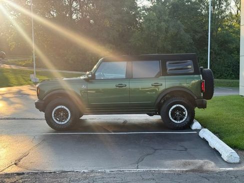 Used 2023 Ford Bronco Outer Banks w/ Sasquatch Package AWD/4WD image 4