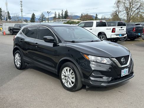 Used 2022 Nissan Rogue Sport S image 5