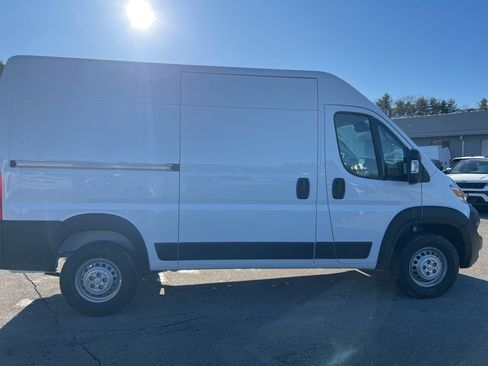 New 2026 RAM ProMaster 2500 image 8