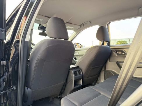 Used 2025 Nissan Rogue S AWD/4WD image 16