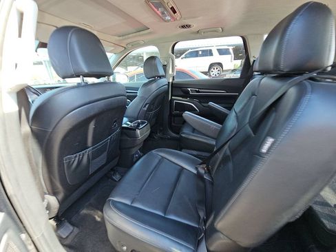 Used 2025 Kia Telluride S AWD/4WD image 11