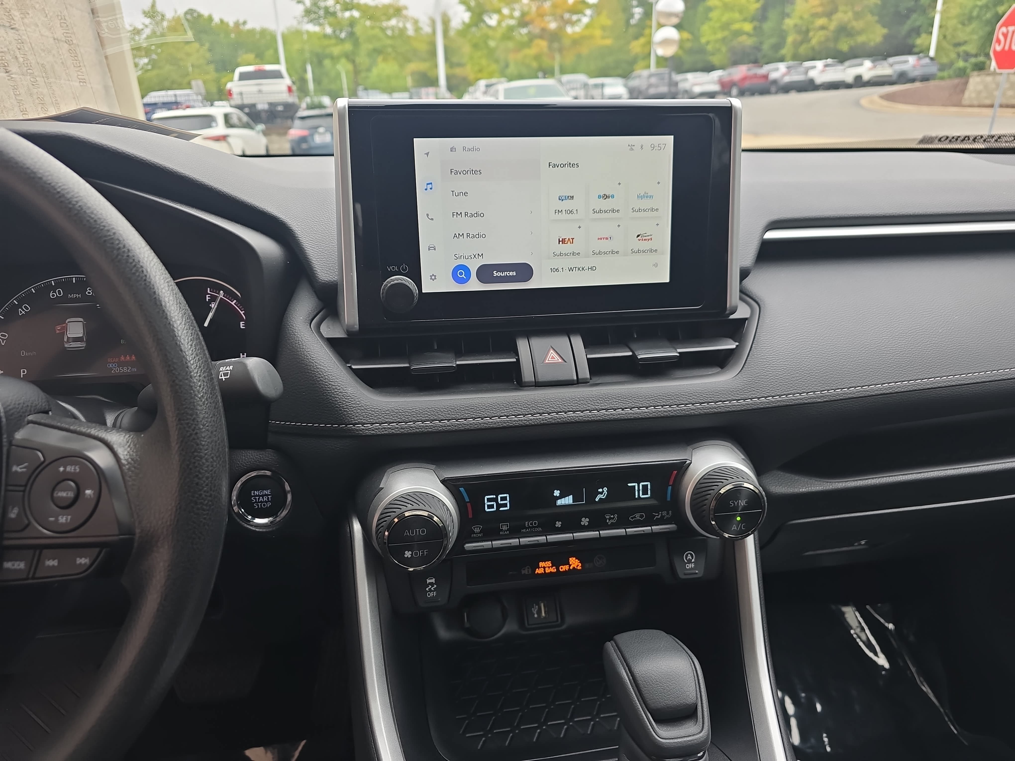 Used 2025 Toyota RAV4 XLE w/ Convenience Package FWD image 20