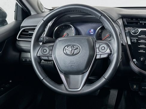 Used 2020 Toyota Camry XSE image 18