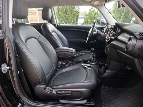 Used 2019 MINI Cooper 2-Door Hardtop image 31