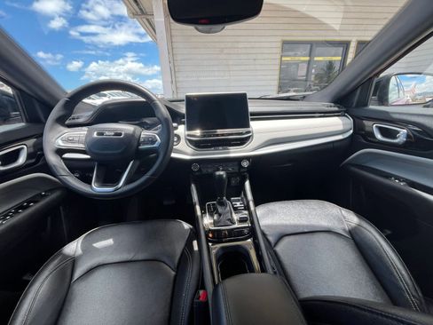 Used 2025 Jeep Compass Limited AWD/4WD image 34