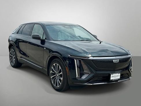 Certified 2024 Cadillac Lyriq Sport w/ LPO, Floor Liner Package AWD/4WD image 25