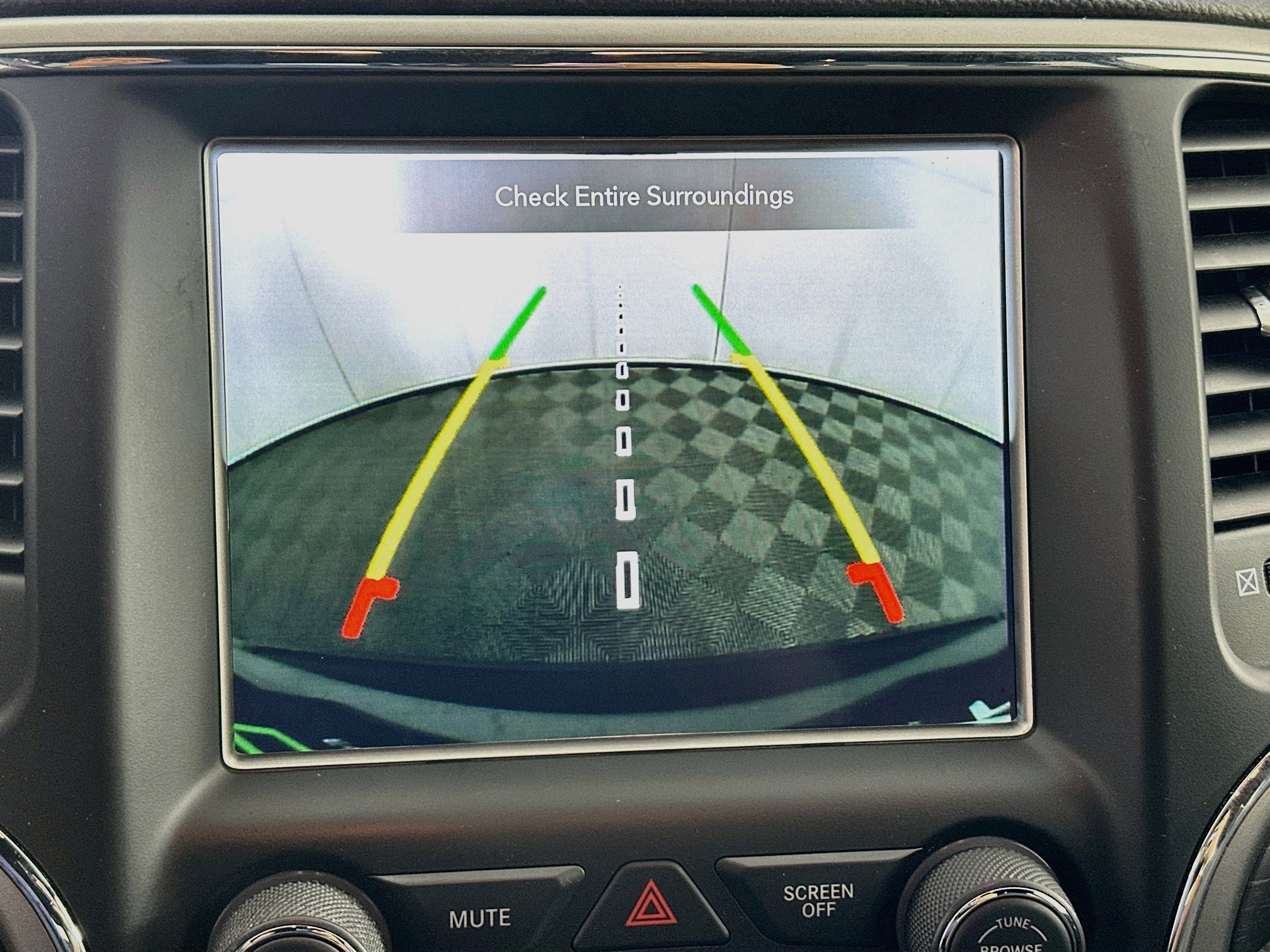 Used 2018 Jeep Grand Cherokee Laredo RWD image 22