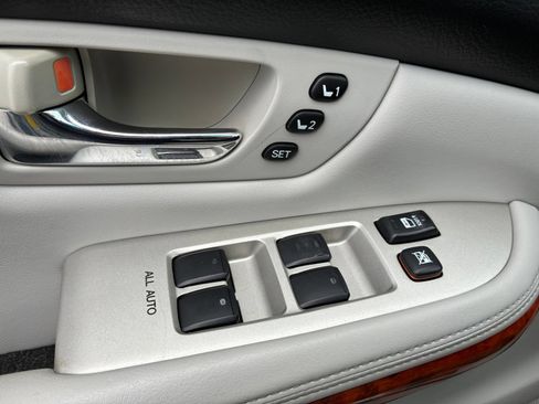 Used 2005 Lexus RX 330 AWD w/ Premium Plus Pkg image 12
