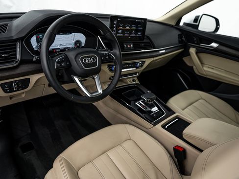 Used 2021 Audi Q5 2.0T Premium Plus w/ Premium Plus Package AWD/4WD image 10