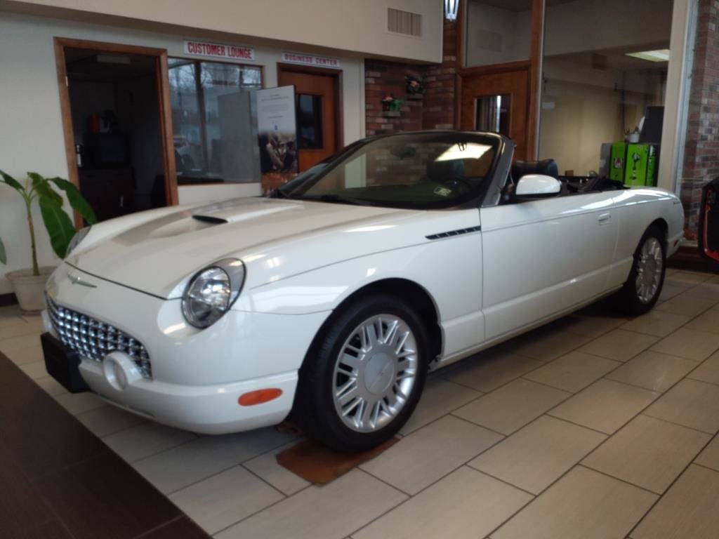 Used 2002 Ford Thunderbird RWD image 3
