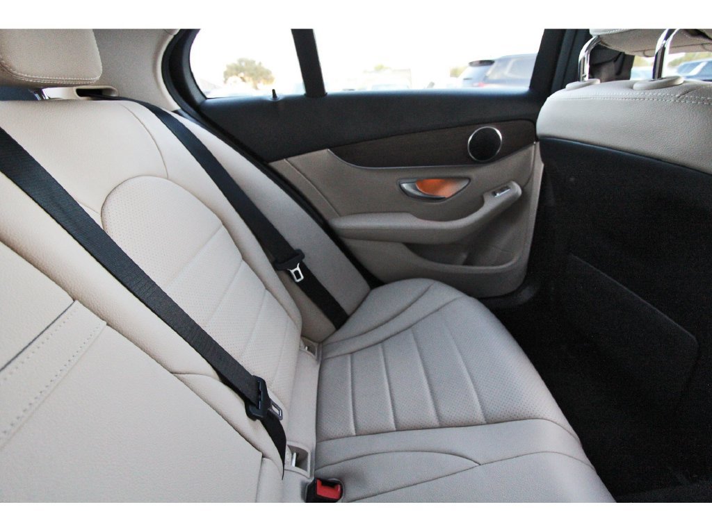Used 2019 Mercedes-Benz C 300 4MATIC Sedan image 12