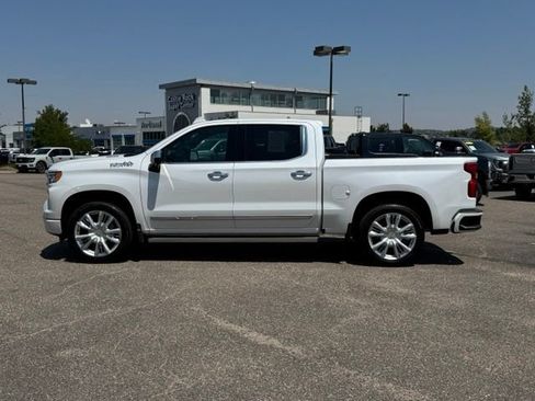 Certified 2024 Chevrolet Silverado 1500 High Country w/ High Country Premium Package AWD/4WD image 2