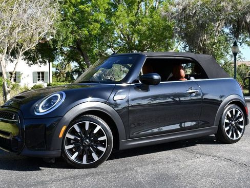 Used 2024 MINI Cooper S w/ Signature Upholstery Package FWD image 25