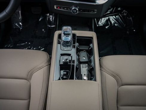 New 2026 Volvo XC90 B6 Plus w/ Protection Package Premier image 26