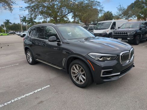 Used 2022 BMW X5 xDrive45e w/ Premium Package image 2