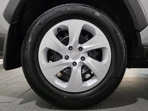 Used 2024 Toyota RAV4 LE AWD/4WD image 24