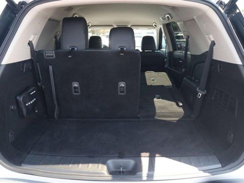 Certified 2024 Nissan Pathfinder SL image 8