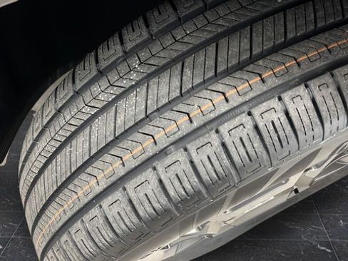 Used 2025 Kia Carnival SX FWD image 38