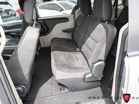 Used 2019 Dodge Grand Caravan SE FWD image 31