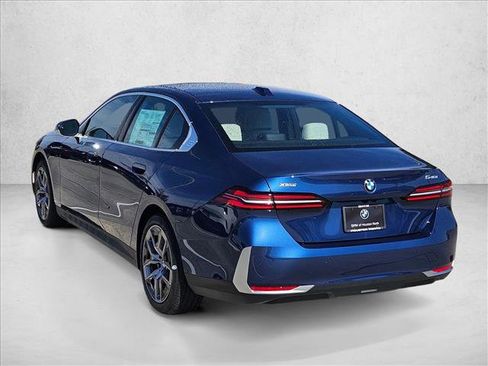 New 2026 BMW 540i xDrive w/ Premium Package image 7